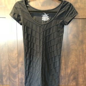 Short bodycon Guess dress